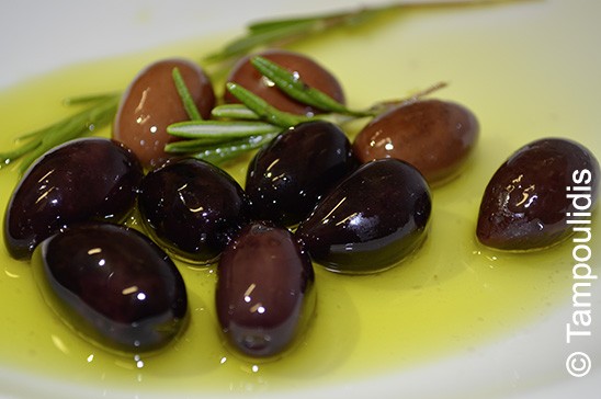 39 – Kalamata-Oliven mit makedonischen Peperoni